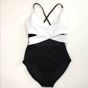 VENUS Black and White One Piece Swimsuit